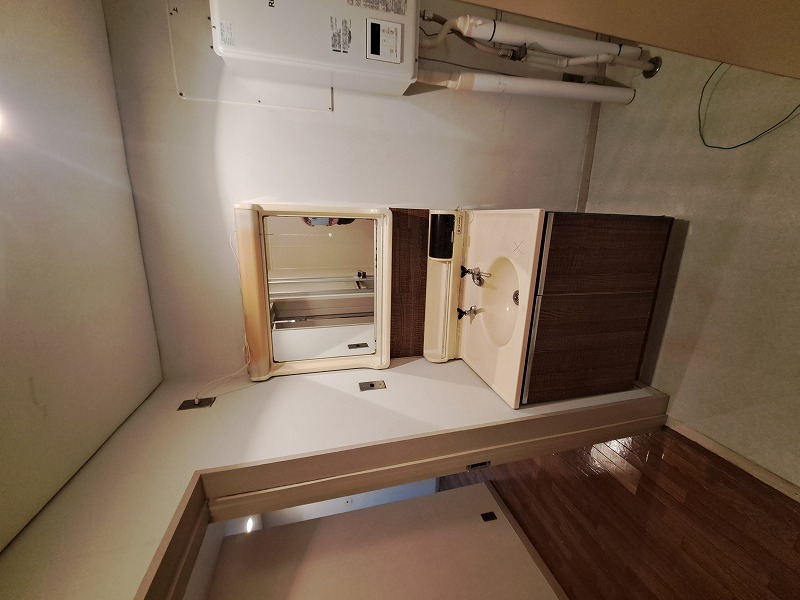 洗面化粧台交換工事施工前